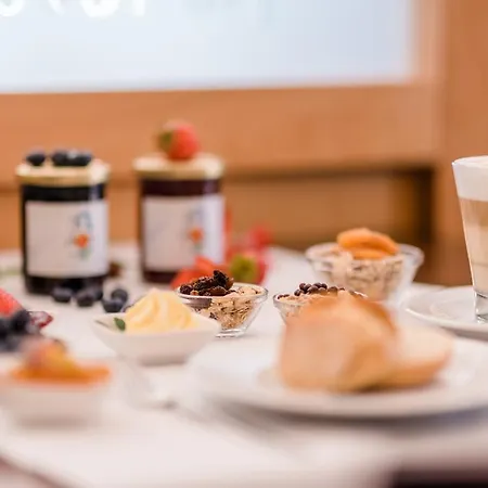 Park-hotel Huebner Hotel