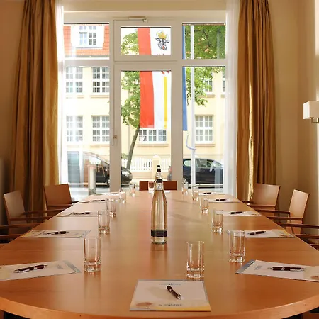 Park-hotel Huebner 4*